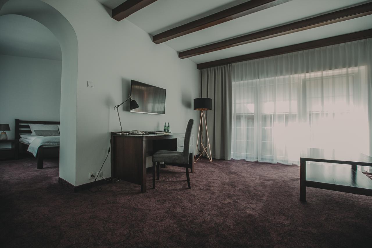 Hotel Restaurant Boss Miloslaw Luaran gambar